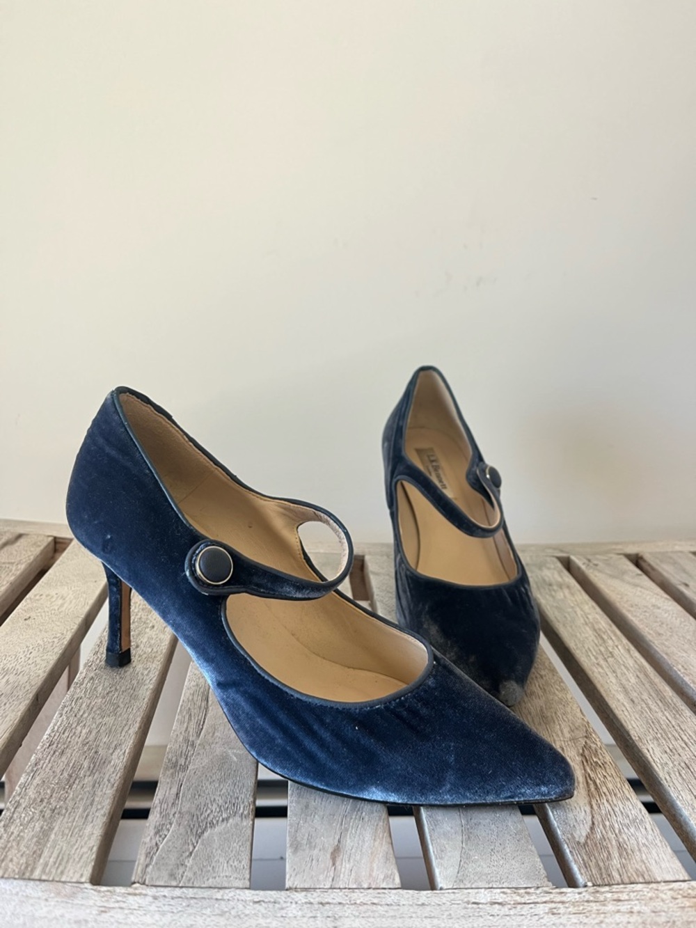 LK Bennett London Navy Velvet Mary Jane Pumps EU 38 Designer Heels